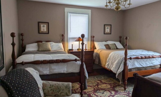 Lancaster Casa | Gate House (2 Doubles + 1 Single - 2nd Floor)