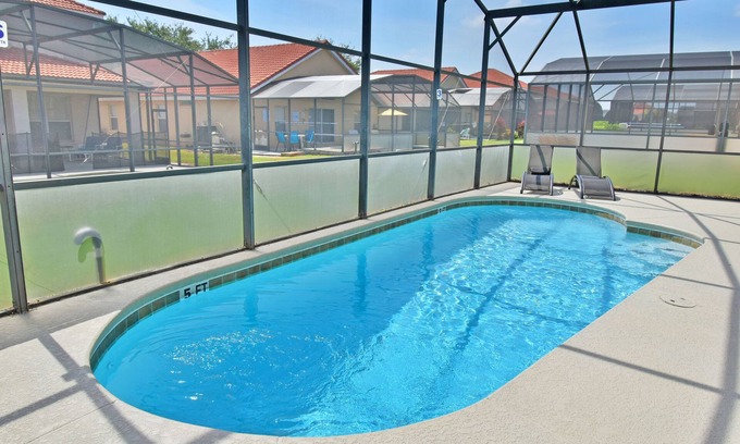 Solana Casa | comunidad cerrada, 4 dormitorios, 3 baños villa de la piscina con sala de juegos