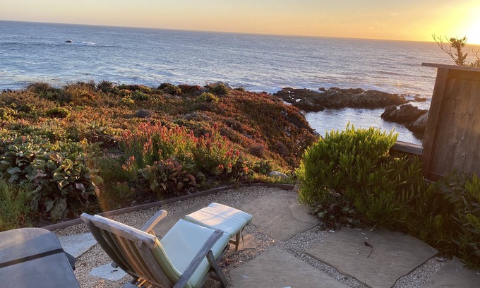 Carmel Riviera Casa | Alquiler de frente al mar rara. Paseo de la playa está al lado. Remodelado de 2009. Eco-estilo