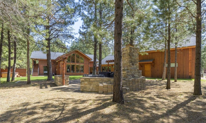 Sisters Cabina | Gateway to Ponderosa Pines-Sisters OR Cabin+Casita