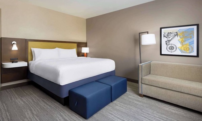 Oakhurst Hotel | Gateway to The Sierra Nevadas| Located Along Highway 41