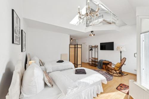 Neunkirchen Apartamento | "Gelbe Koffer Vintage Maisonette" in Neunkirchen - 2 SZ - Self-Check-in - Parkplatz - Balkon - Badewanne - WLAN 250 Mbit - bis 4 Pers - zentrumsnah