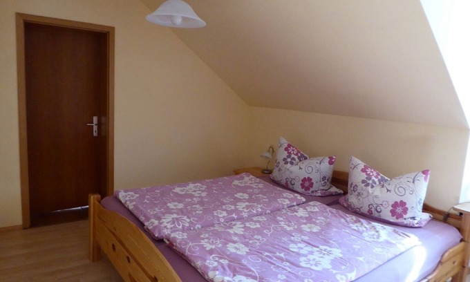 Haundorf Apartamento | Acogedor apartamento con capacidad para 3 personas en el Distrito de los Lagos de Franconia