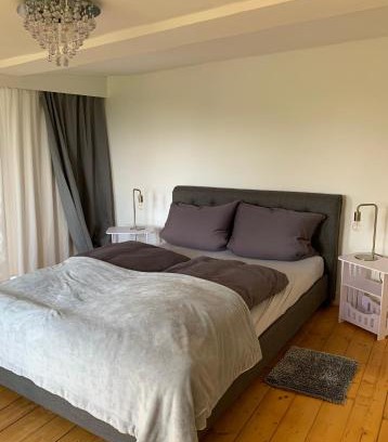 Wolfhagen Apartamento | Gemütlichkeit im Fachwerkhaus, 3 Schlafzimmer, Balkon, Parkplatz