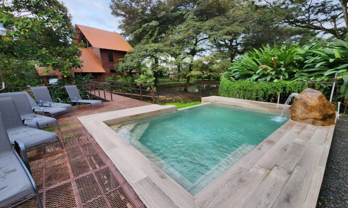 Florencia Casa | Domo Geodésico 01, Jacuzzi con Hidromasaje, a 20 min de la Fortuna