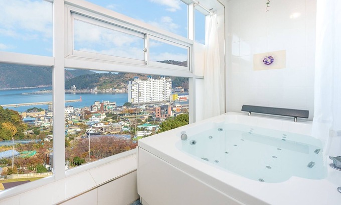 Irun-myeon Casa | Geoje Forest-morning Spa Pension