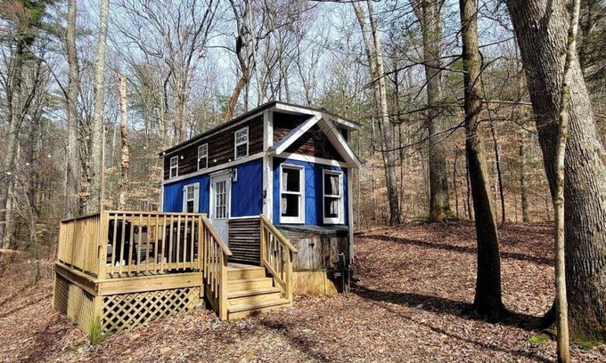 Suches Cabina | Georgia Glamping Escape for Two in this Lovely Tiny House in Suches