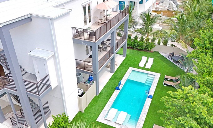 Siesta Key Condominio | Gertrude's | 100% Private Resort-like home & pool, 500ft to private Siesta Key beach access!