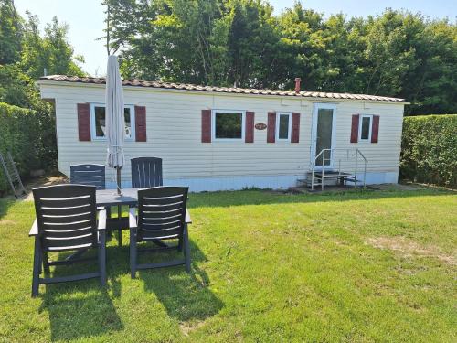Aagtekerke Otro | Gezellige Stacaravan nr 7 op Mini-Camping Klaproosje 4 personen