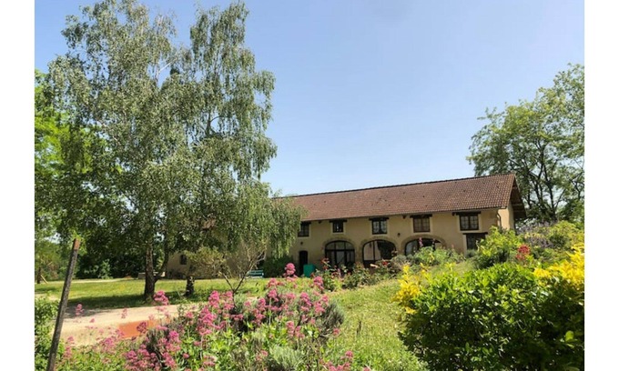 Monpardiac Casa | Ghibli, lake view in beautiful estate with swimming pool