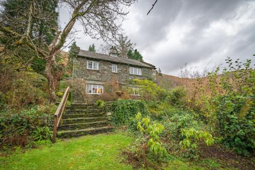 Penrith Casa | Ghyll Foot - At the foot of Place Fell, Ullswater