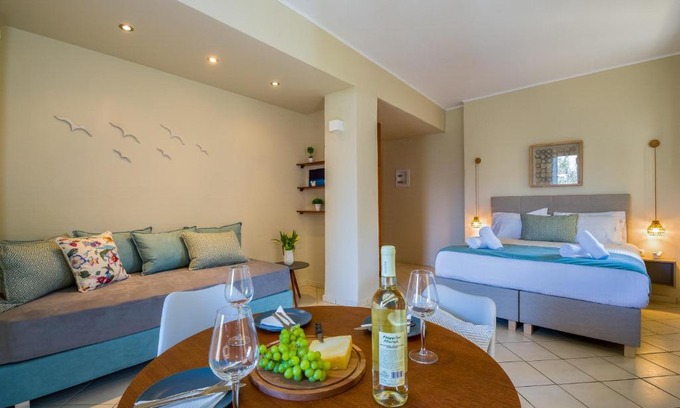 Kato Stalos Apartamento | Gianthea Studios and Apt