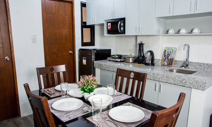 Imus Apartamento | Gibbz Apartelle (Unit 204)
