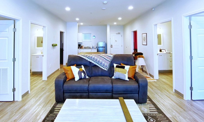 Five Points Condominio | Giddy Up in East Suites! 4 bd/ 2 ba! Walk everywhere in East Nash!