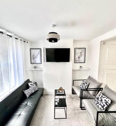 Gillingham Casa | Gillingham 4 bed Guest House