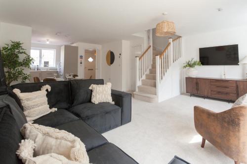 Runcorn Casa | Girton - Great for Contractors