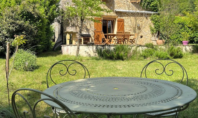 Saint-Aubin-de-Nabirat Casa | Gite 7 Personnes Bordé par la Riviere