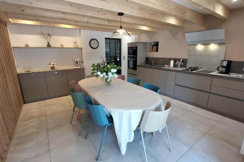 Ussel Casa | Gite 8 personnes Ussel Grande Maison rénovée