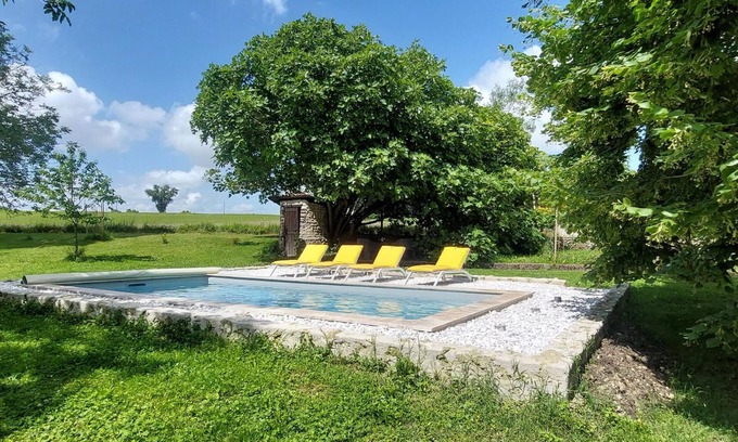 Bertric-Buree Cabaña | Gite Bertric-Burée, 1 bedroom, 2 persons