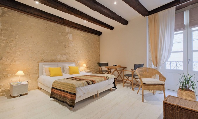 Brantome-en-Perigord Casa | Gîte D’ici et d’Ailleurs – Encanto Auténtico en el Corazón del Centro Histórico con Wi-Fi