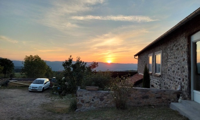 Vorey Casa | Casa de vacaciones 'Gîte Du Bachat' con vistas a la montaña y terraza privada