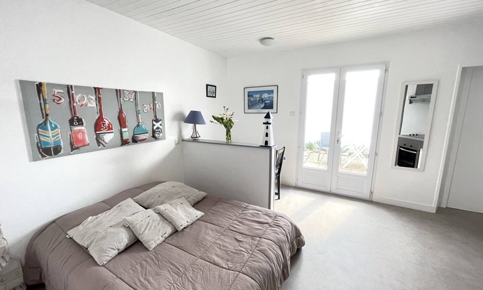 La Flotte Casa | Gite for 2 people, private patio and closed private parking