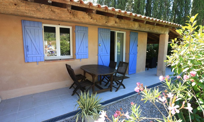 Saint-Paul-en-Foret Apartamento | Casa rural en una magnífica casa de campo provenzal ubicada en el corazón de un parque de 4300 m²