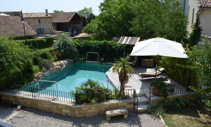 Aubussargues Otro | casa con encanto en el pueblo 10 personas