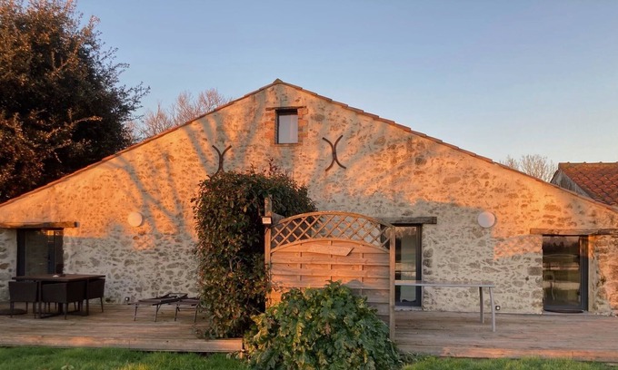 Sallertaine Casa | Gîte "le charme" in a renovated barn 10 km from the sea.