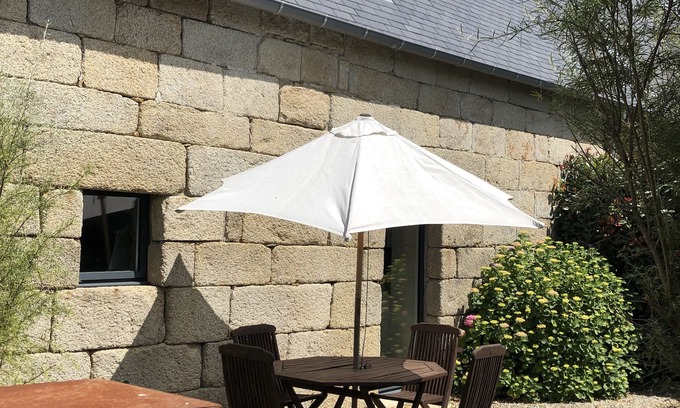 Nevez Casa | Gite "Le Corbelet" in 18em farmhouse with beach access and coastal path on foot