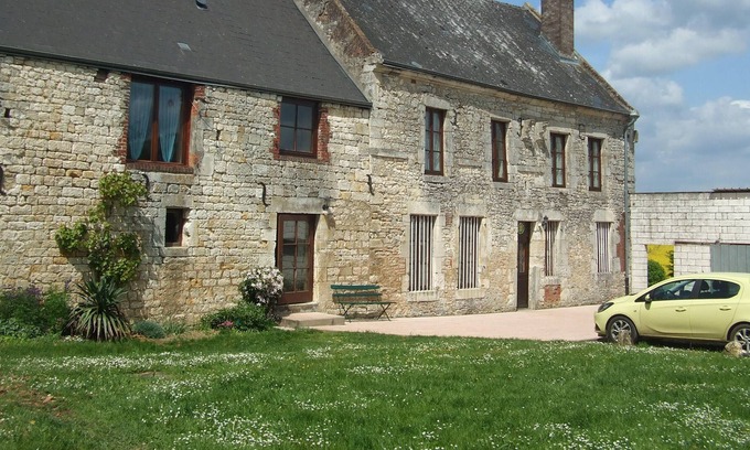 Bossus-les-Rumigny Casa | House