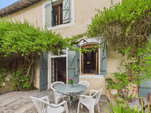 Montignac Casa | Gite mitoyen - 4 personnes - piscine commune