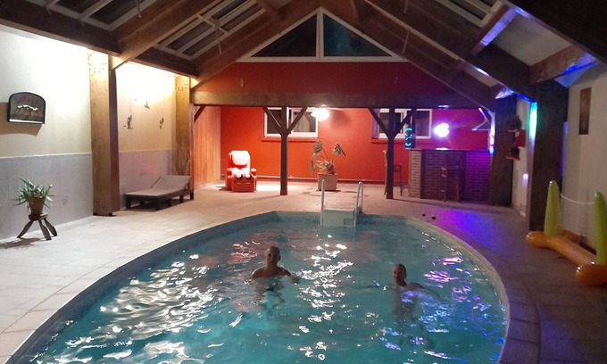 Niherne Cabaña | Gite Niherne, 6 bedrooms, 12 persons