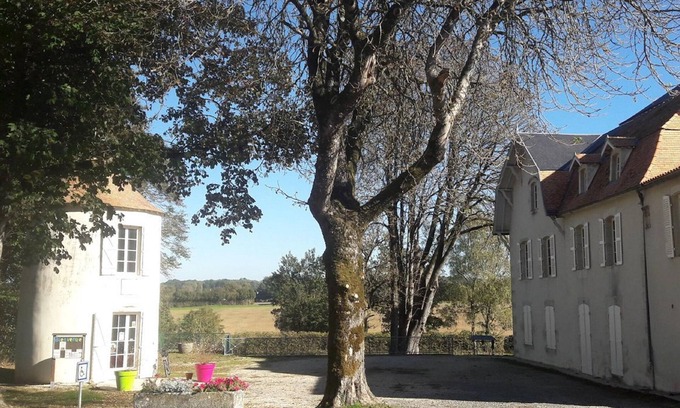 Sauze-Vaussais Cabaña | Casa rural con terraza en Sauzé-Vaussais