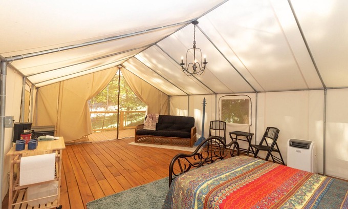 Copperhill Alquiler De RV | Glamping en Copperhill - Minero