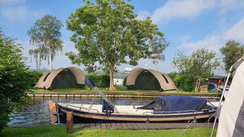 Municipality of Aalsmeer Otro | Glamping at the water, close to Amsterdam