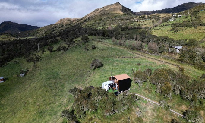Papallacta Cabina | Cabaña Glamping, en la naturaleza y rodeada de aire libre con jacuzzi