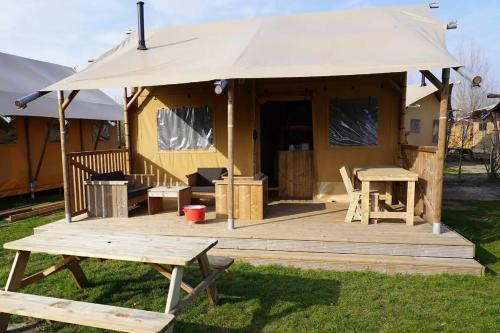 Heusden Gem Asten Otro | Glamping met bar en privé sanitair voor 5 Personen Sneezy