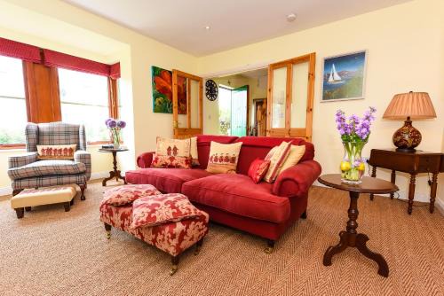 Rushanes Casa | Glandore mews situated in the picturesque village of Glandore