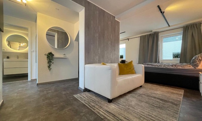 Bueckeburg Apartamento | Gleis 12 , kontaktloser 24-7-Check In, barrierefrei ,Smart TV, W-LAN, Parkplatz kostenlos