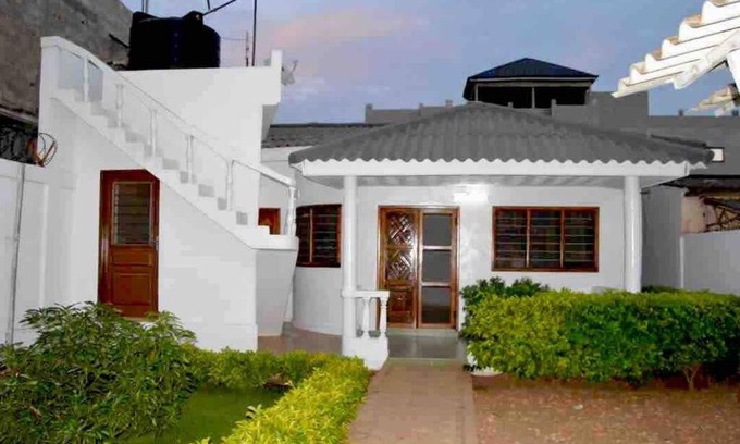 Lome Casa | Gloryphil House