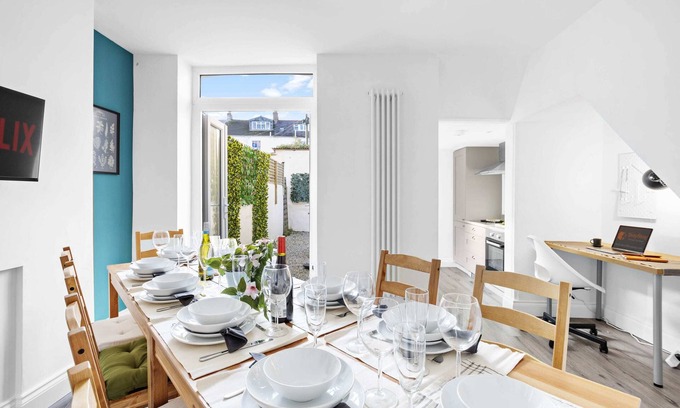 Barnstaple Casa | Gloster Town House gorgeous family home Barnstaple