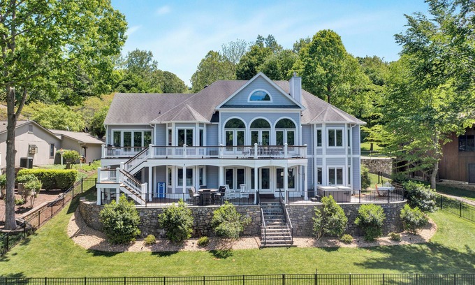 North Shore Casa | Go Jump In the Lake! Just Listed Custom Lakefront Home with Dock & Amenities!