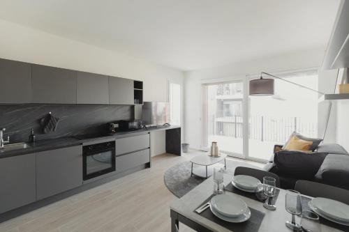 Lorenteggio Apartamento | GoHost - Modern and Bright Apartments with Terrace and Balcony