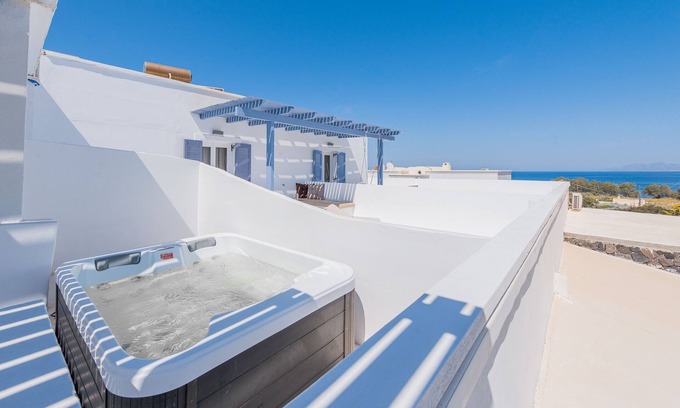 Agia Paraskevi Casa | Golden Sunrise Suites