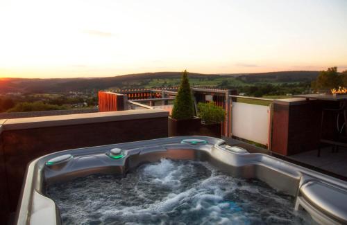 Sankt-Vith Apartamento | Golden Sunset Wellness Suite