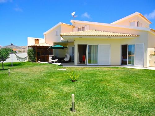 Pedras Pretas Villa | Golden Villa - Luxurious Beach Villa