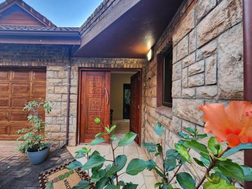 White River Villa | Golf Estate Home - Villa Alegre