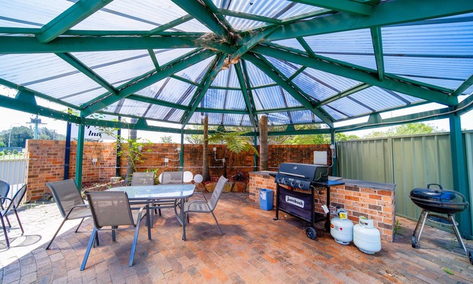 Primbee Hotel | Golf Place Inn