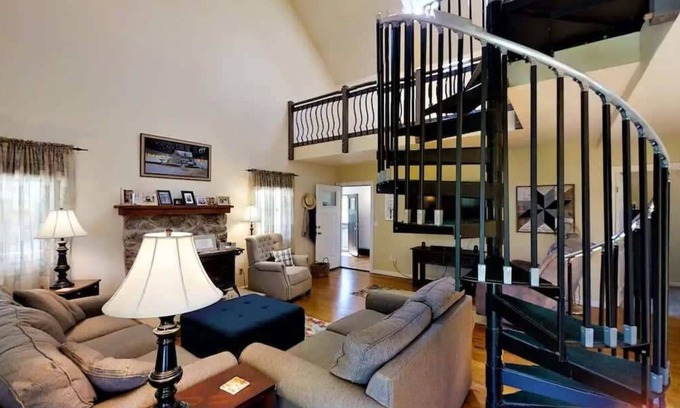 Monterey Casa | Golf & Southern Comfort Cape with Loft at The Cove